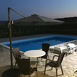 Nature House Buna