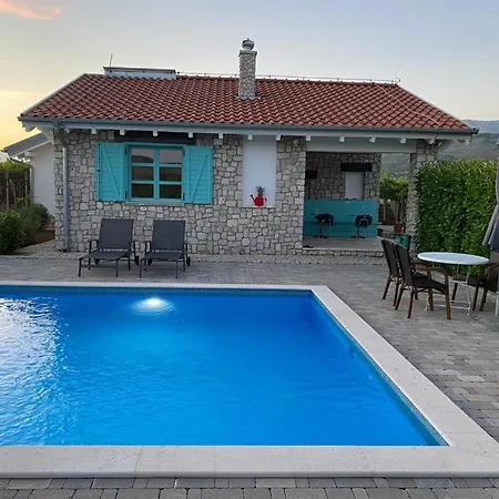 Nature House * Buna